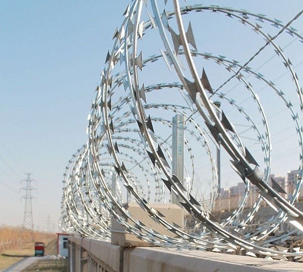 Ηλεκτρο πλέγμα καλωδίων ξυραφιών Galvanized1.5mmx1.5mm ενωμένο στενά διαμάντι 3