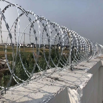 ISO9001 Stainless Steel pvc coated  Razor Barbed Wire Fencing 5m To 15m